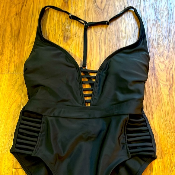 Adjustable removable padded so cute swimsuit - Picture 2 of 6
